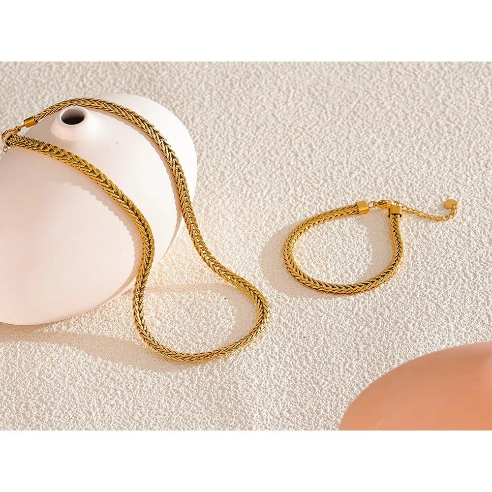 Colar Choker Corrente Isa