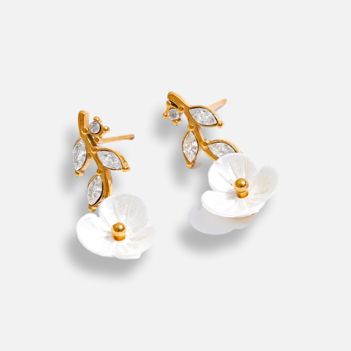 Brinco Flor Zircônia Zoe